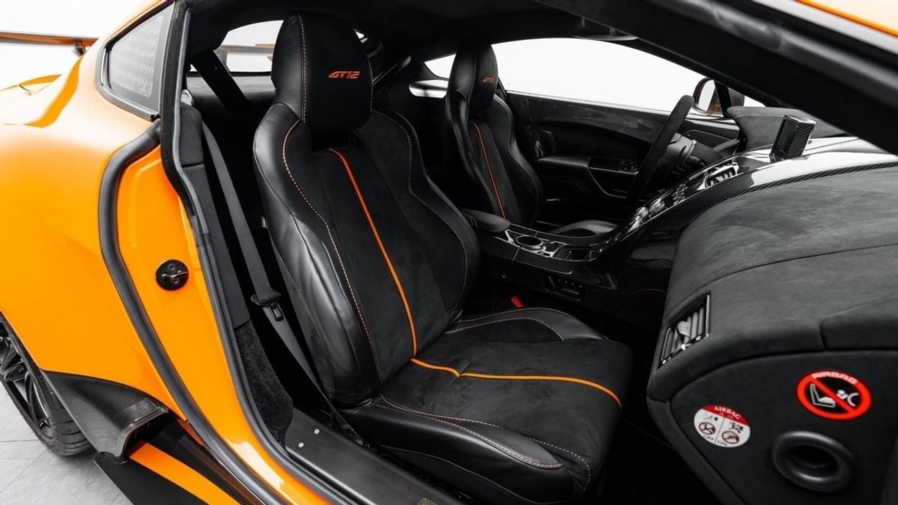 أستون مارتن فانتيج GT12