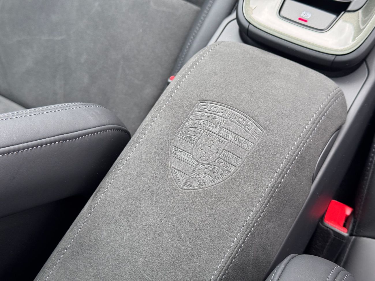 بورش 911 Carrera GTS 3.0L (475 HP) Coupe Right Hand Drive