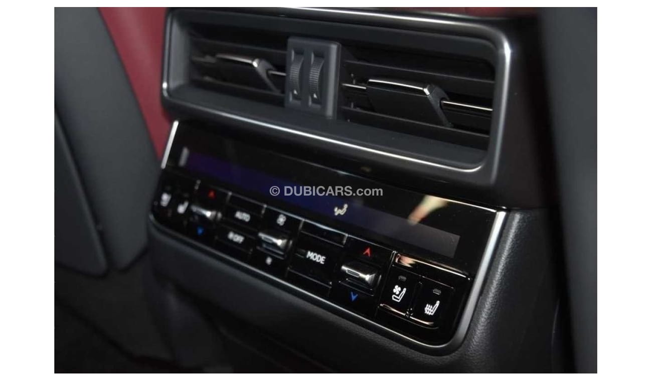 لكزس LX 600 لكزس LX600 إصدار الخشب الرمادي 2023: فن في الحركة!