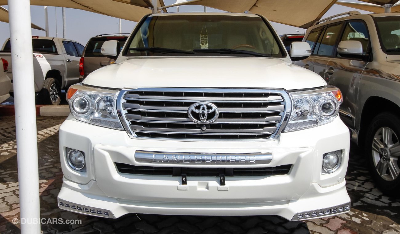 Toyota Land Cruiser VXR V8 5.7