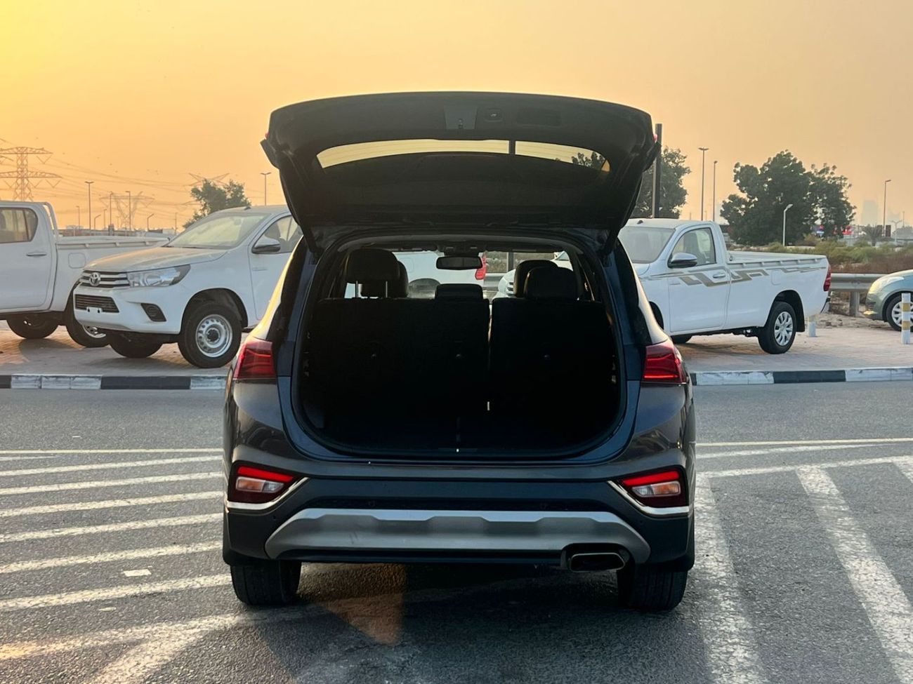 Hyundai Santa Fe 2020 Hyundai Santafe Limited  Panoramic View  - 360* 5 CAM- 2.4L V4 - AWD 4x4 -With Radar & Sensor -