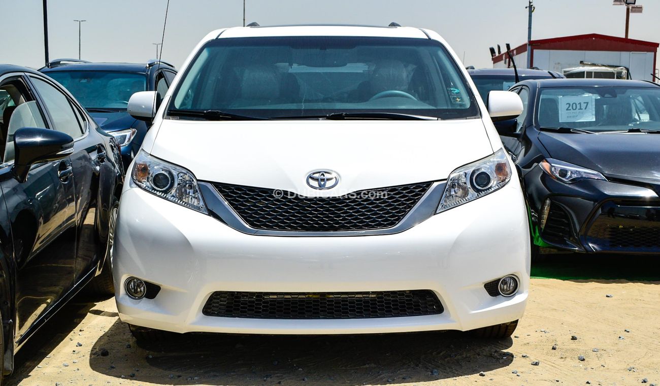 Used Toyota Sienna 2011 for sale in Dubai - 323467