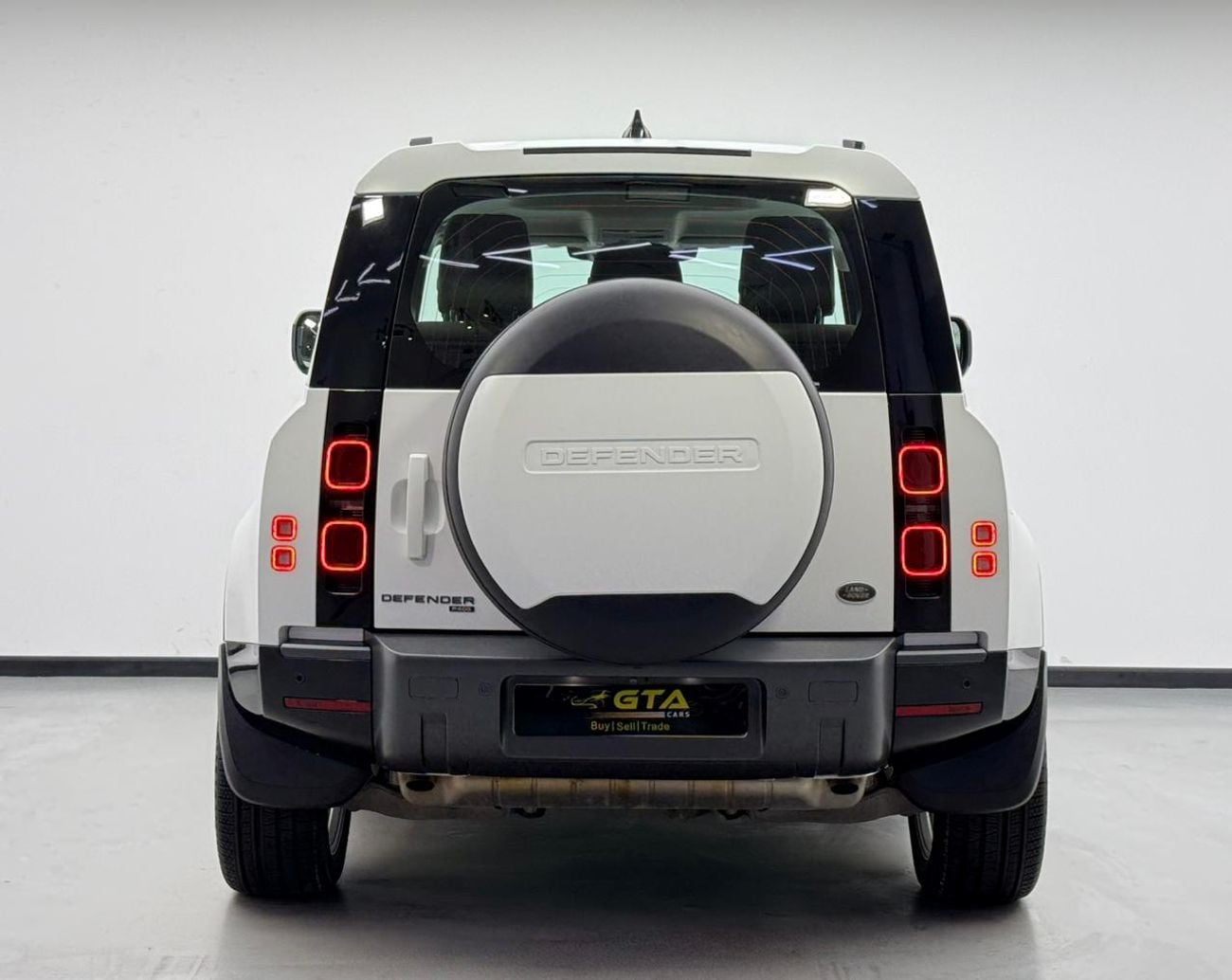 لاند روفر ديفندر 2023 Land Rover Defender 90 SE P400, 2028 LR Warranty, Full LR Service History, Fully Loaded, GCC