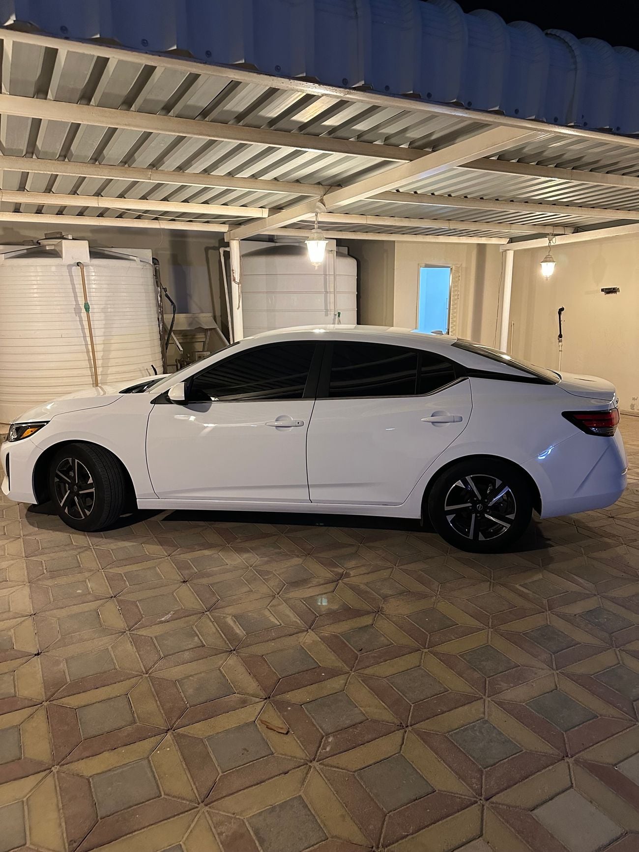 Nissan Sentra Sentra SV 1/2