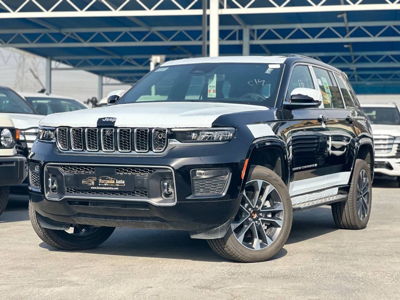 Jeep Grand Cherokee Overland 3.6L V6 PTR A/T // 2025 // Full Option with 360 Camera , Radar , Heating & Cooling & Massag