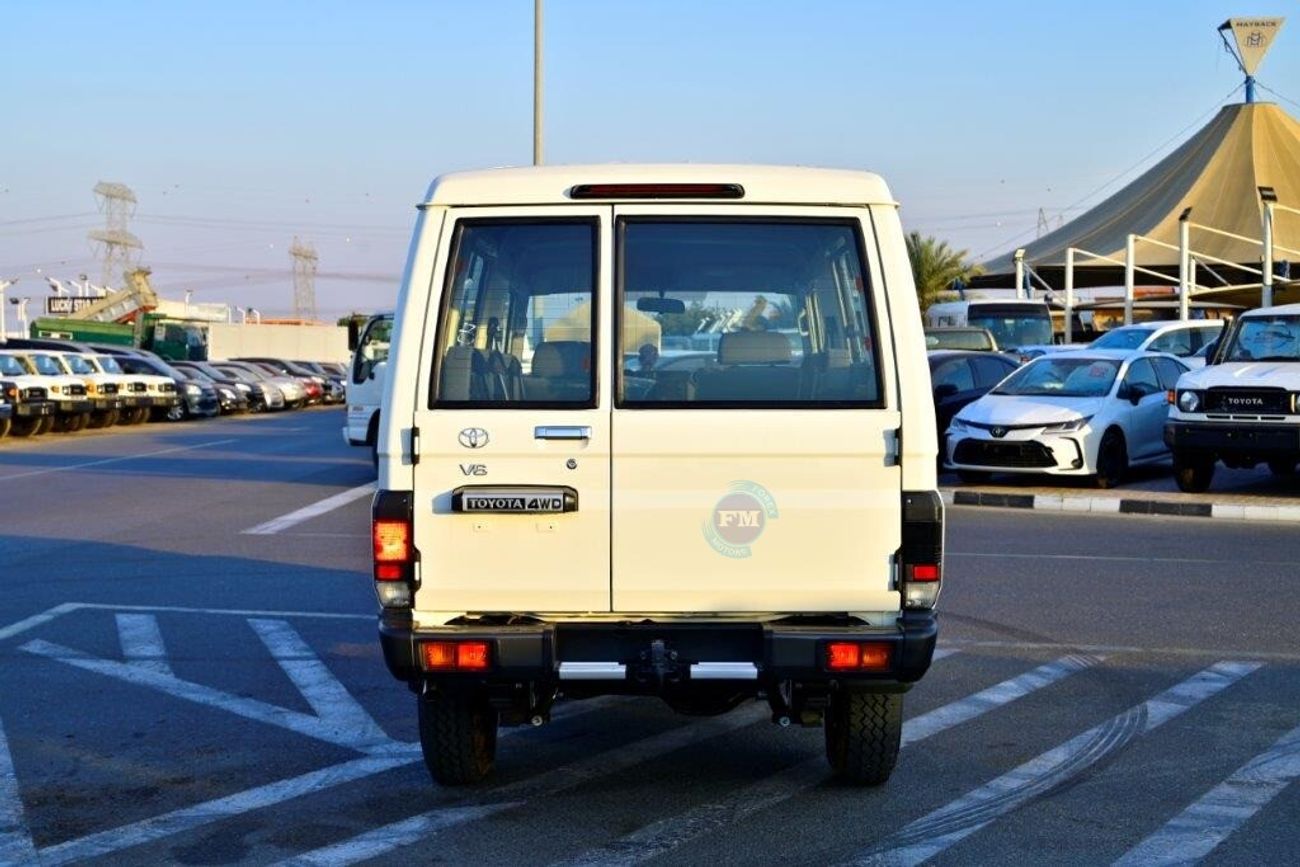 تويوتا لاند كروزر 70 78 4.0L Petrol Automatic