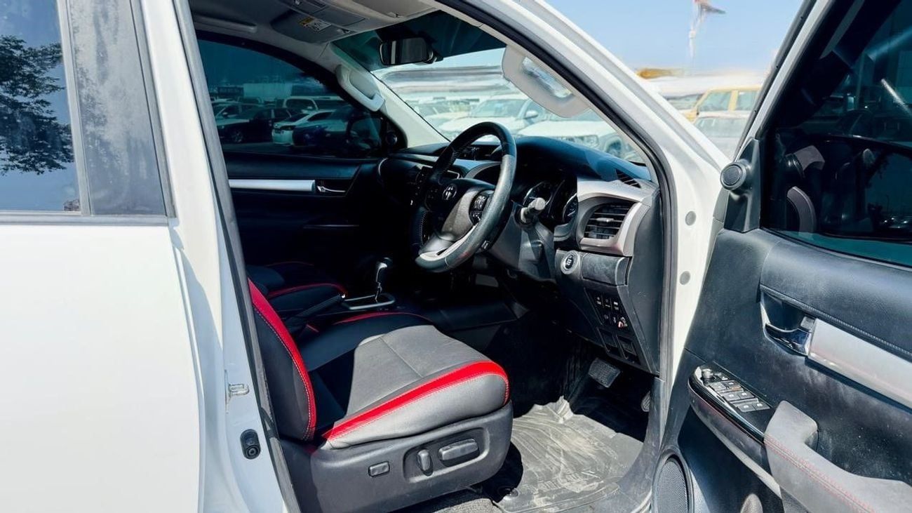 Toyota Hilux 2021| 2.8L DIESEL ENGINE | AT | RHD | HEAVY SPORTS BAR | ROOF MOUNTED LED LIGHTS | DIGITAL AC | ELEC