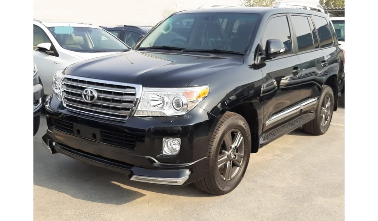 Toyota Land Cruiser PETROL  SAHARA  4.7L RIGHT HAND DRIVE