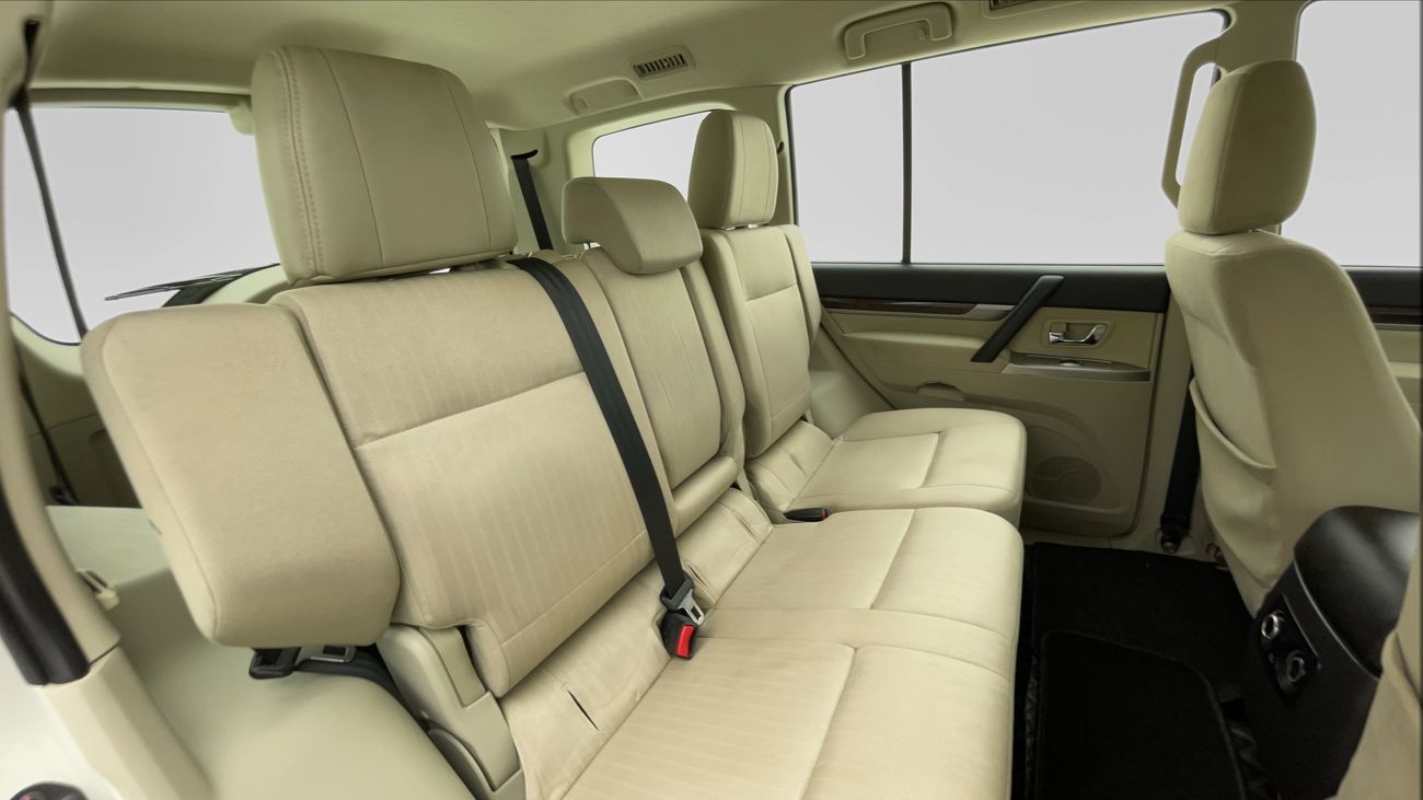 ميتسوبيشي باجيرو GLS MID 3.5 | بدون دفعة مقدمة | اختبار القيادة في المنزل