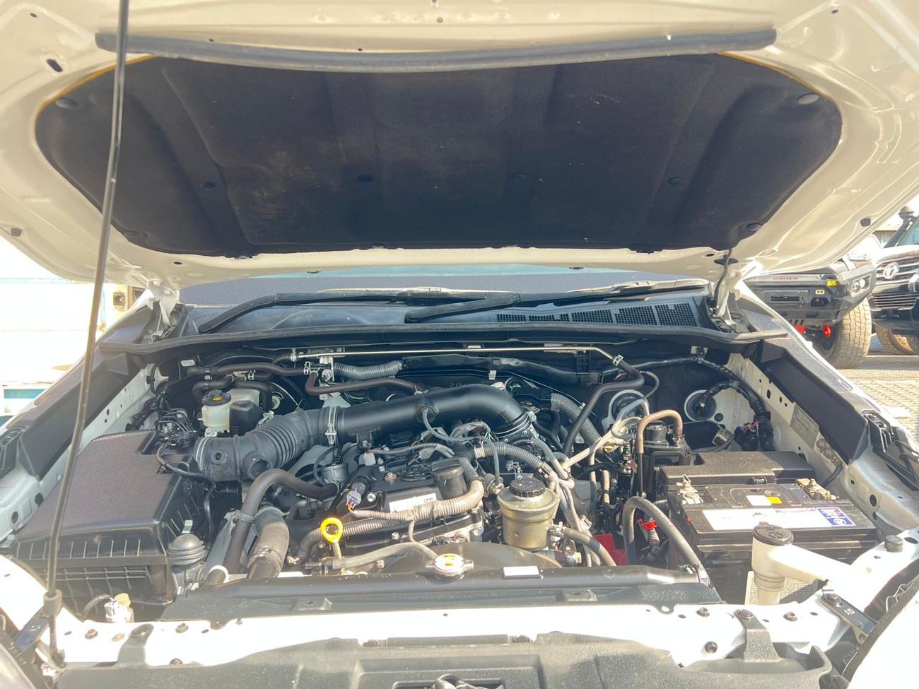 تويوتا هيلوكس RIGHT HAND VEHICLE ONLY FOR EXPORT 2.7 LITER 2WD