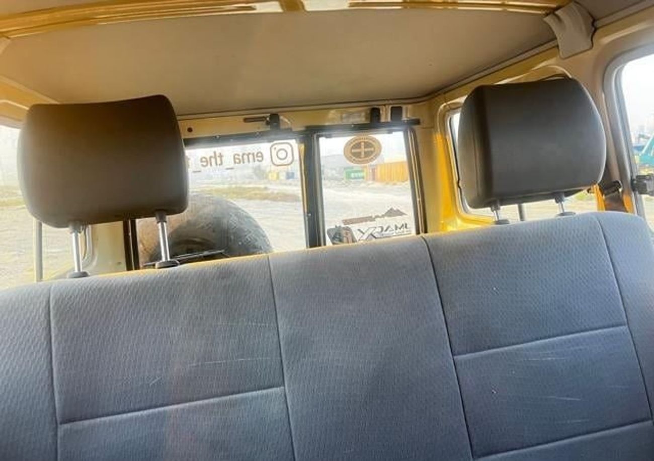 تويوتا لاند كروزر 70 RIGHT HAND DRIVE DIESEL 4.5 LITER MANUAL GEAR