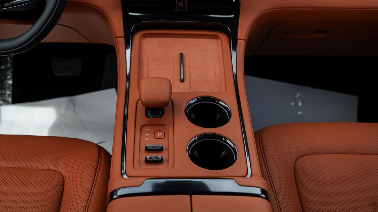 روكس أداماس