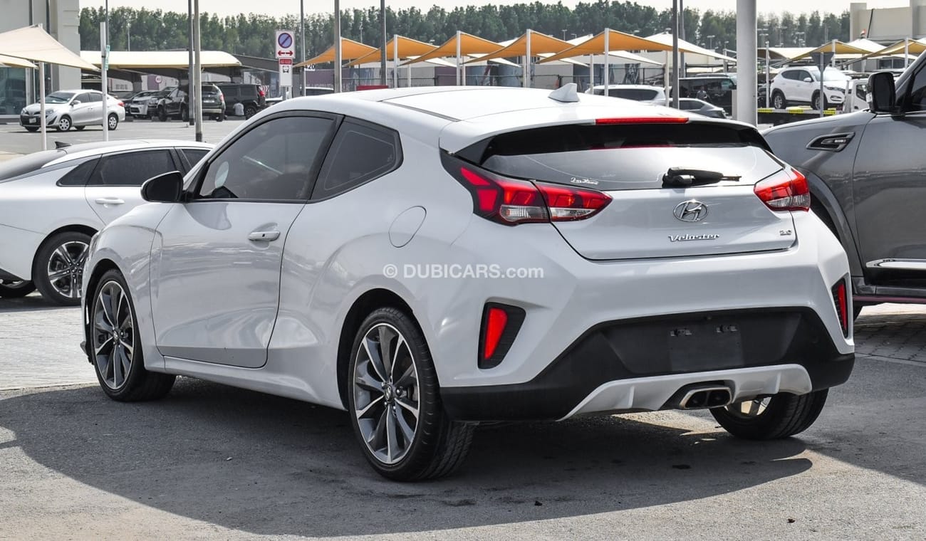 Veloster Rice Used Hyundai Veloster 2.0 2019 for sale in Sharjah - 709816