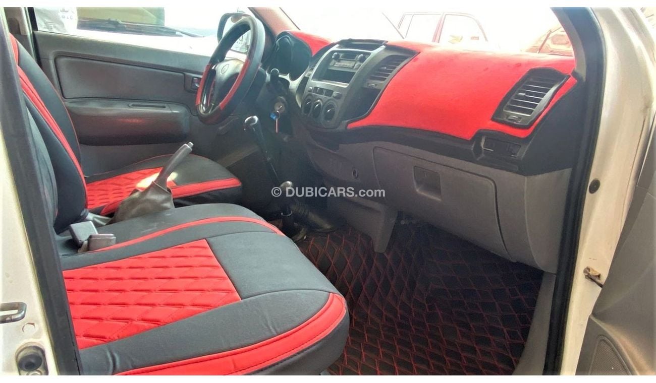 Toyota Hilux DIESEL 4X4 DOUBLE CABIN ,MANUAL GEAR