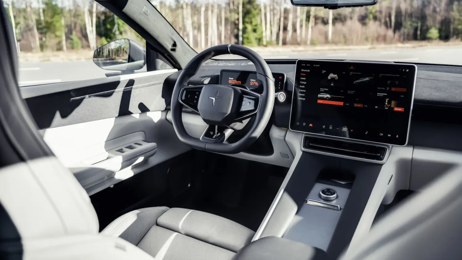Polestar 4 exterior - Cockpit