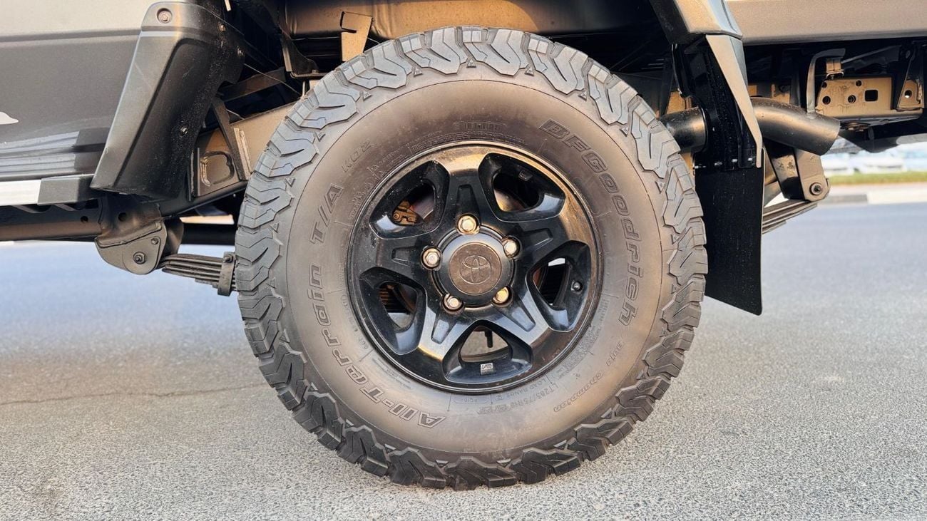 Toyota Land Cruiser HEAVY OFF-ROAD SETUP | 4WD | 4.5L DIESEL ENGINE | MANUAL TRANSMISSION | ROOF RACK + TENT | DOUBLE CA