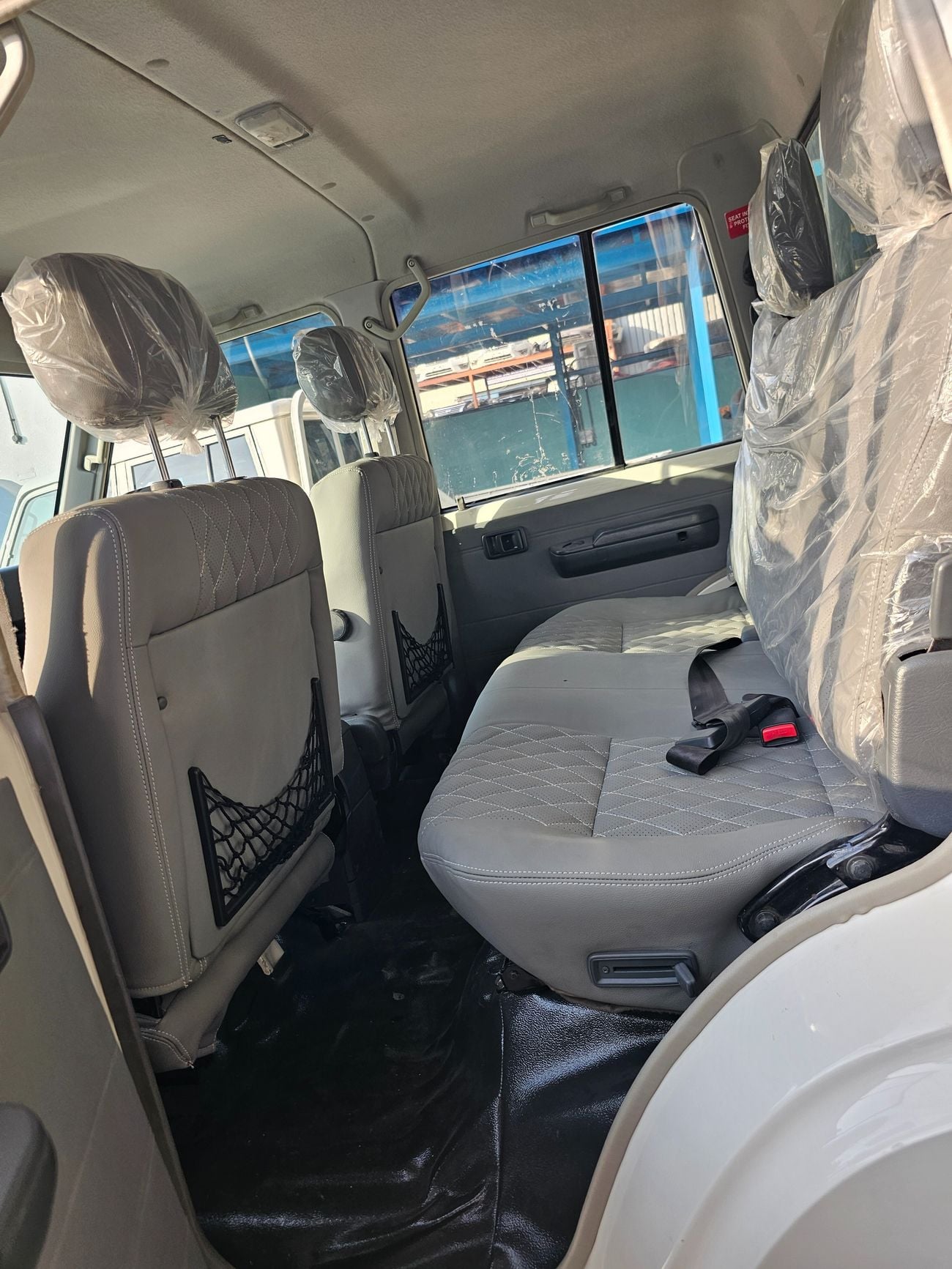 Toyota Land Cruiser Pickup 70 1hz diesel engine 4.2L V6