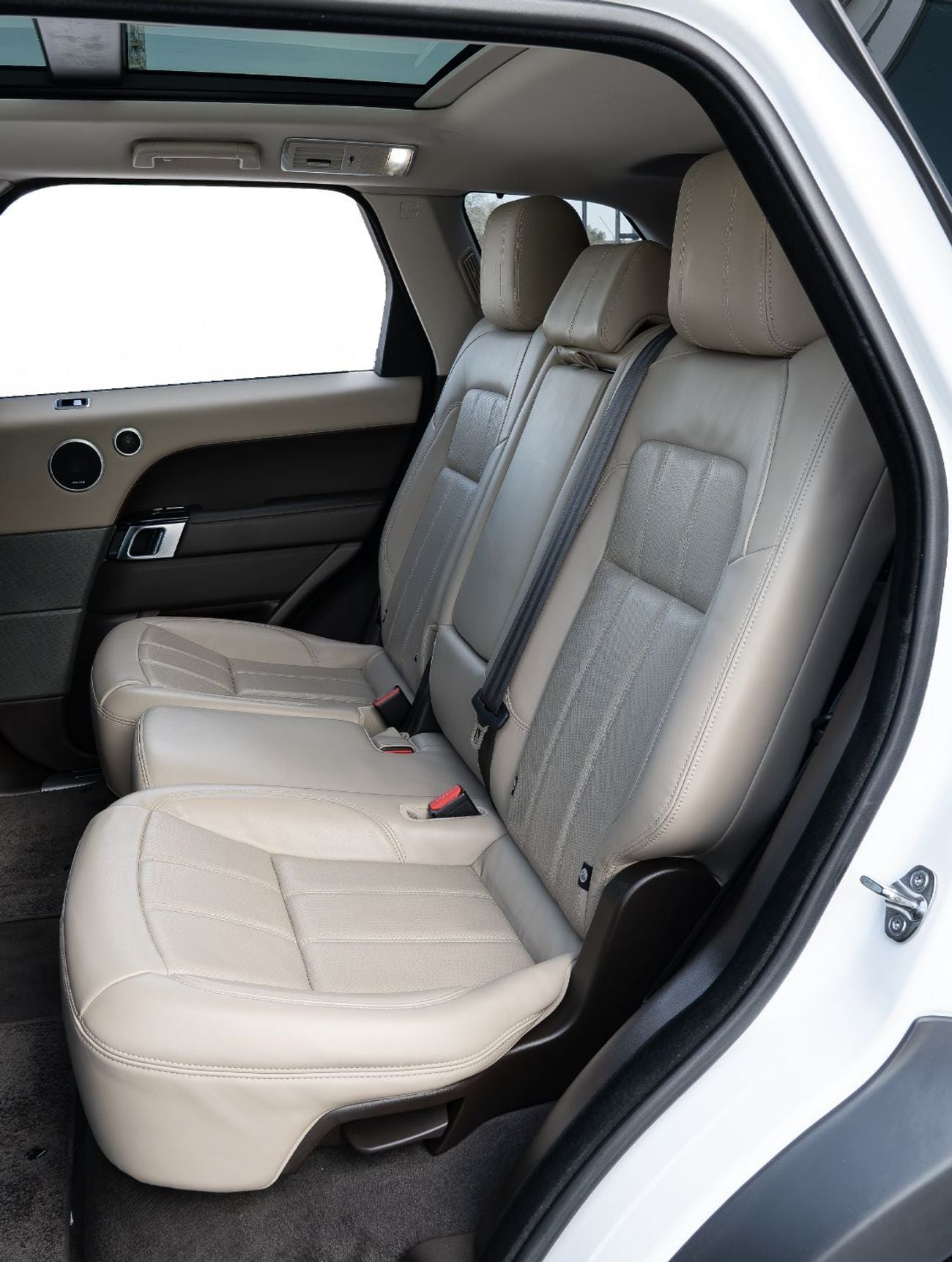 لاند روفر رينج روفر سبورت HSE Dynamic 3.0L 2021 Range Rover Sport Black Edition, 2026 Range Rover Warranty, GCC