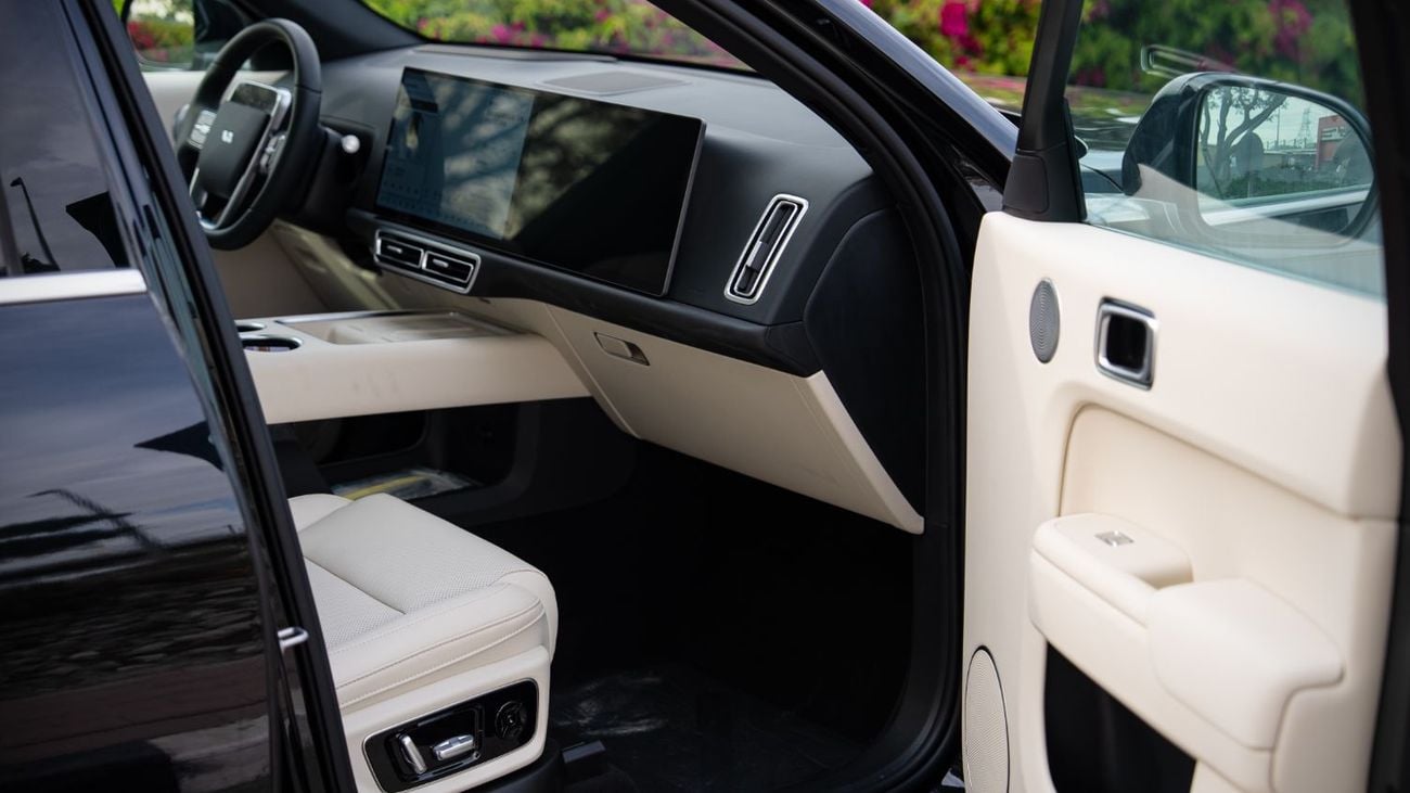 Li Auto L7 Ultra 1.5L - Black Inside Black & White | Export Only