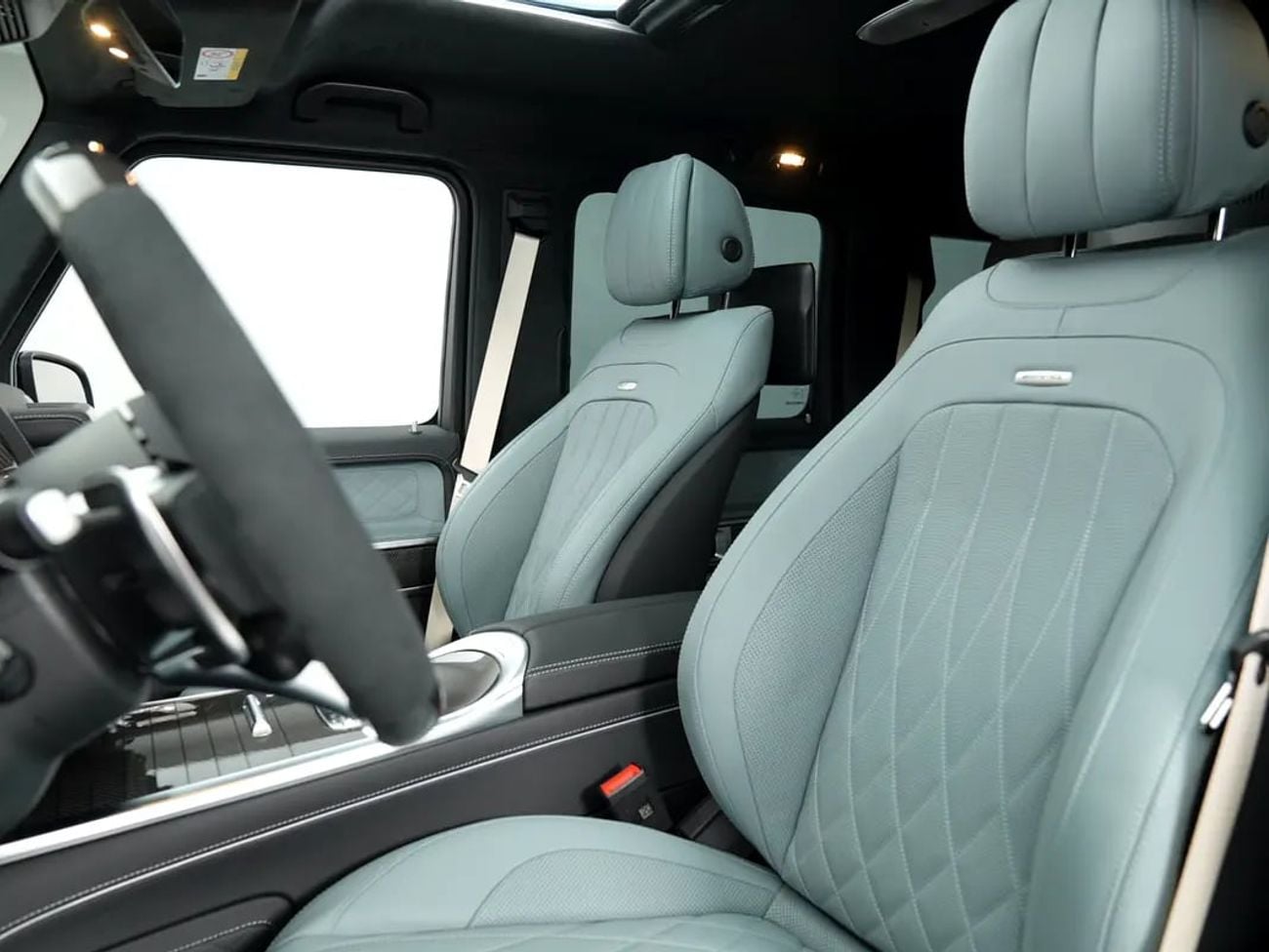 مرسيدس بنز G 63 AMG ستاندارد G63 AMG | A22 | CHINA BLUE EXTERIOR | FULL OPTION