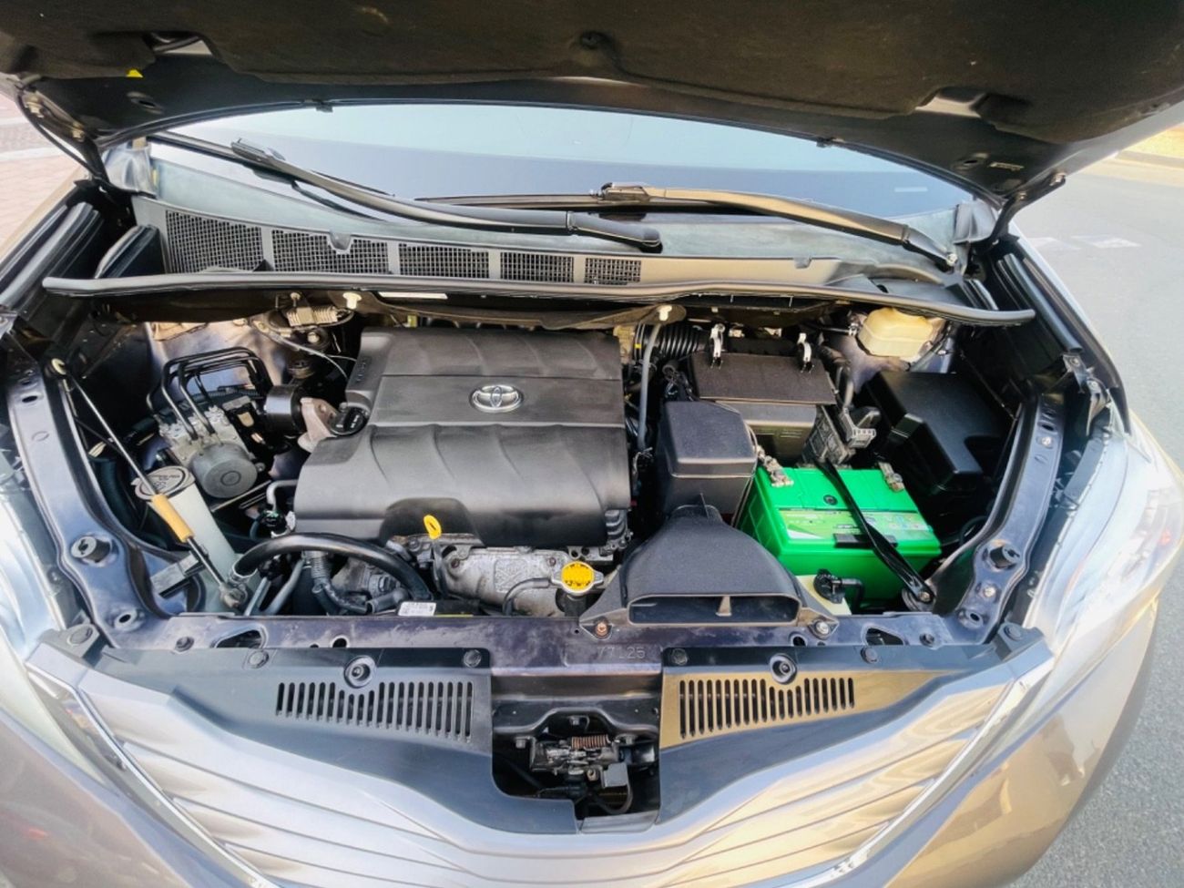 Toyota Sienna Xle  full option