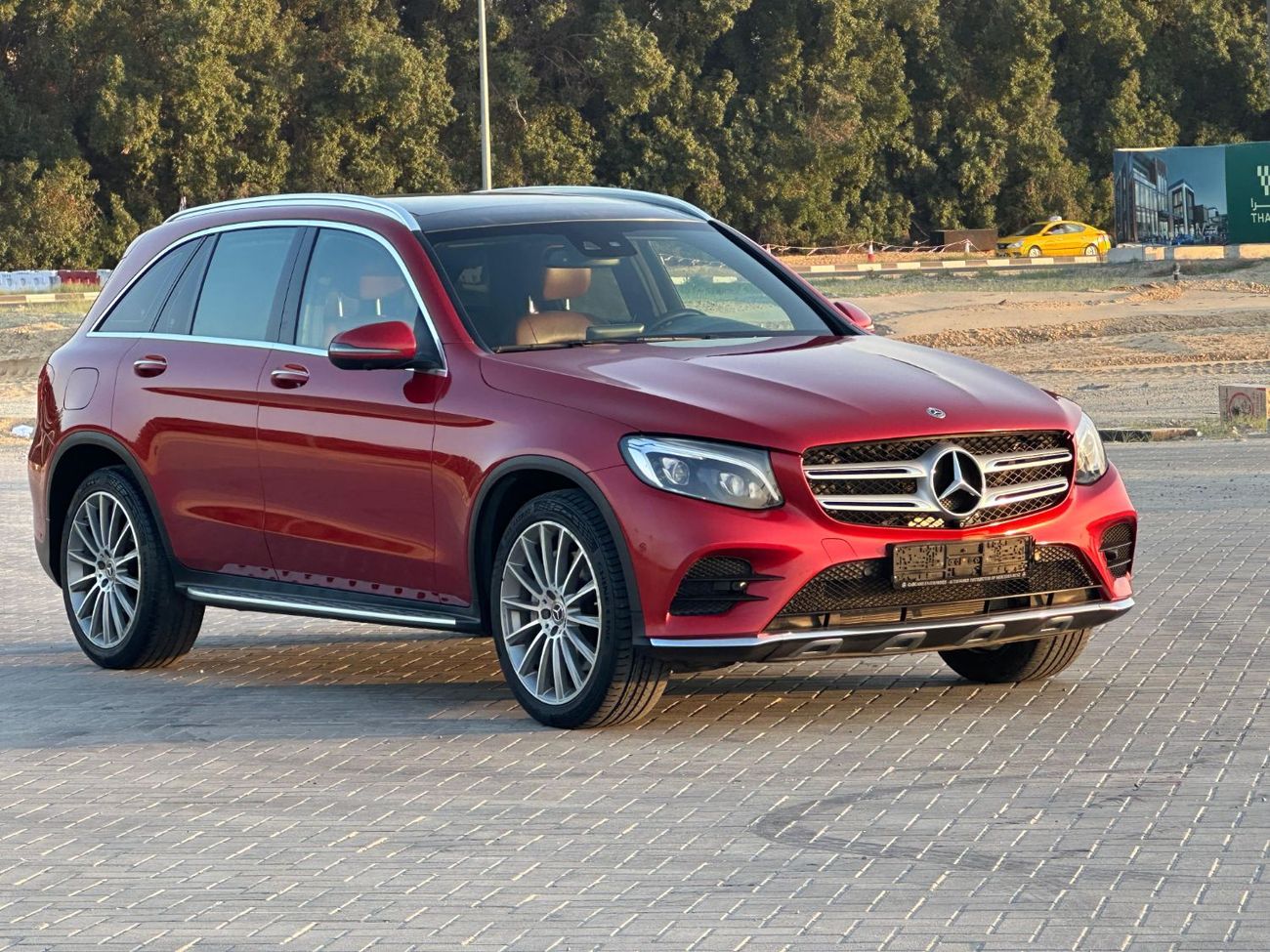 مرسيدس بنز GLC 250 4MATIC 2.0L