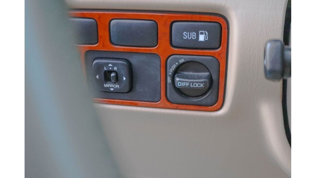 تويوتا لاند كروزر TOYOTA LAND CRUISER GXR 2007 4.7L V8  MANUAL TRANSMISSION