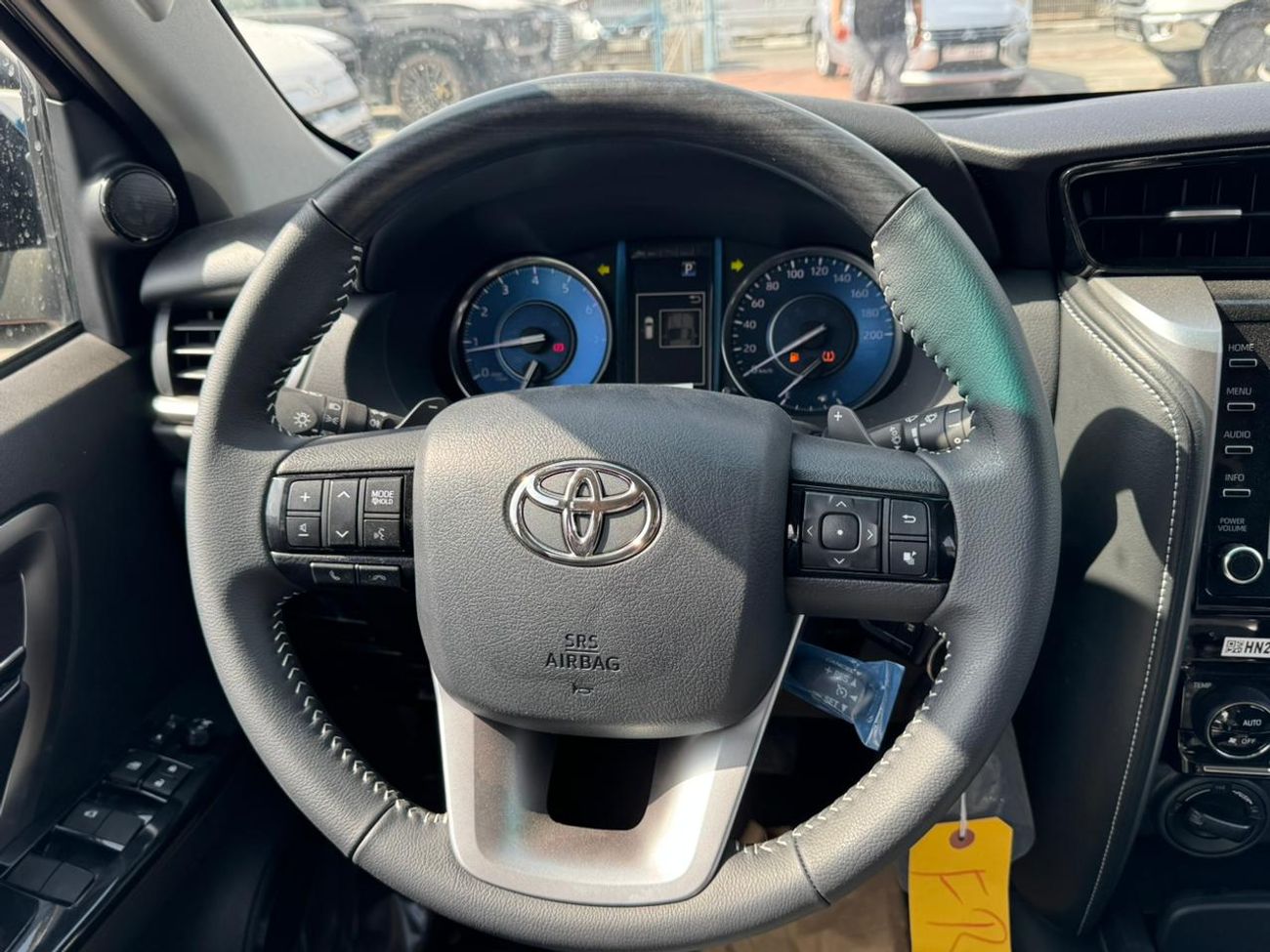 تويوتا فورتونر TOYOTA FORTUNER MID OPTION 4.0L 2025