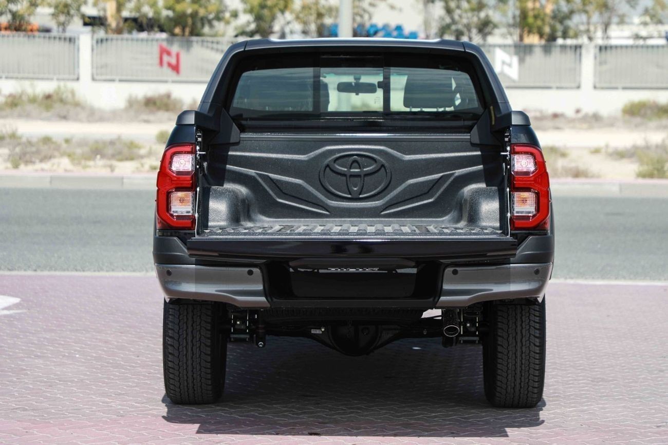 Toyota Hilux 2025 TOYOTA HILUX ADVENTURE 4.0 - ATTITUDE BLACK inside BLACK | Export Only