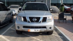 Nissan Pathfinder 4.0 WITH CRUISE CONTROL