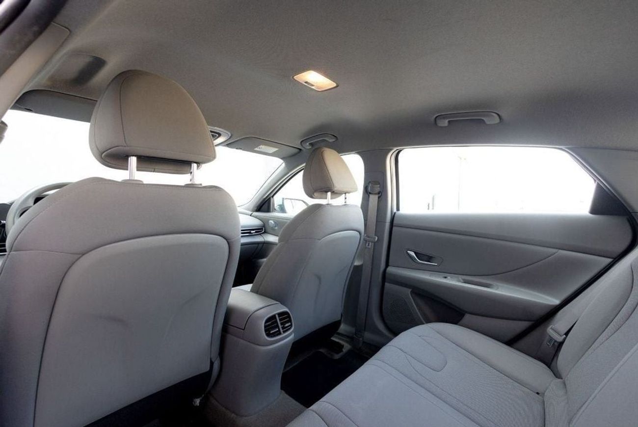 Hyundai Elantra Smart 1.6L Hyundai Elantra 2023 GCC under Agency Warranty with Flexible Down-Payment.