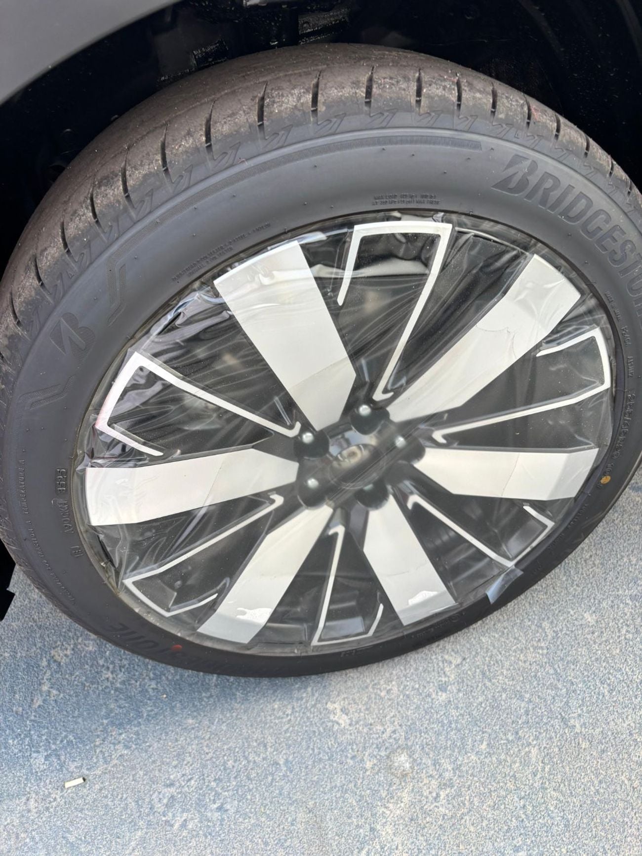 Mitsubishi Outlander PREMIUM LAUNCH EDITION