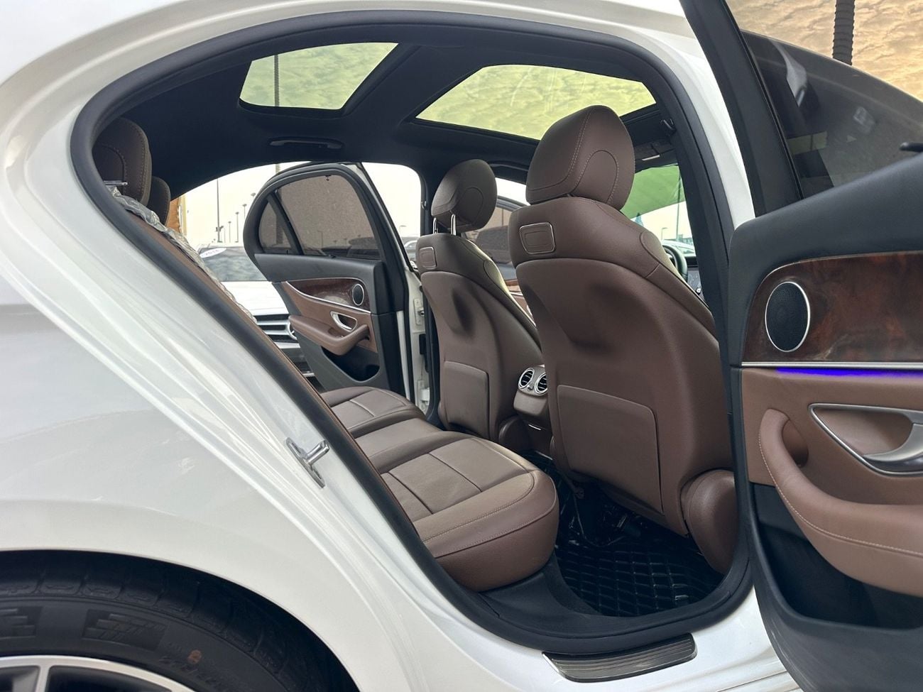 مرسيدس بنز E300