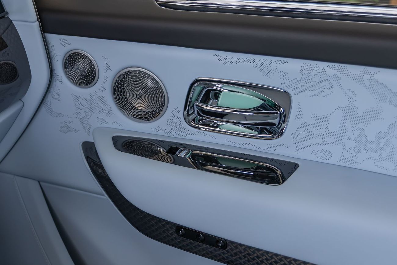 رولز رويس كولينان ROLLS-ROYCE CULLINAN | BLACK BADGE | FULL OPTIONS | BESPOKE SOUND SYSTEM | GCC SPECS | DEALER WARRAN