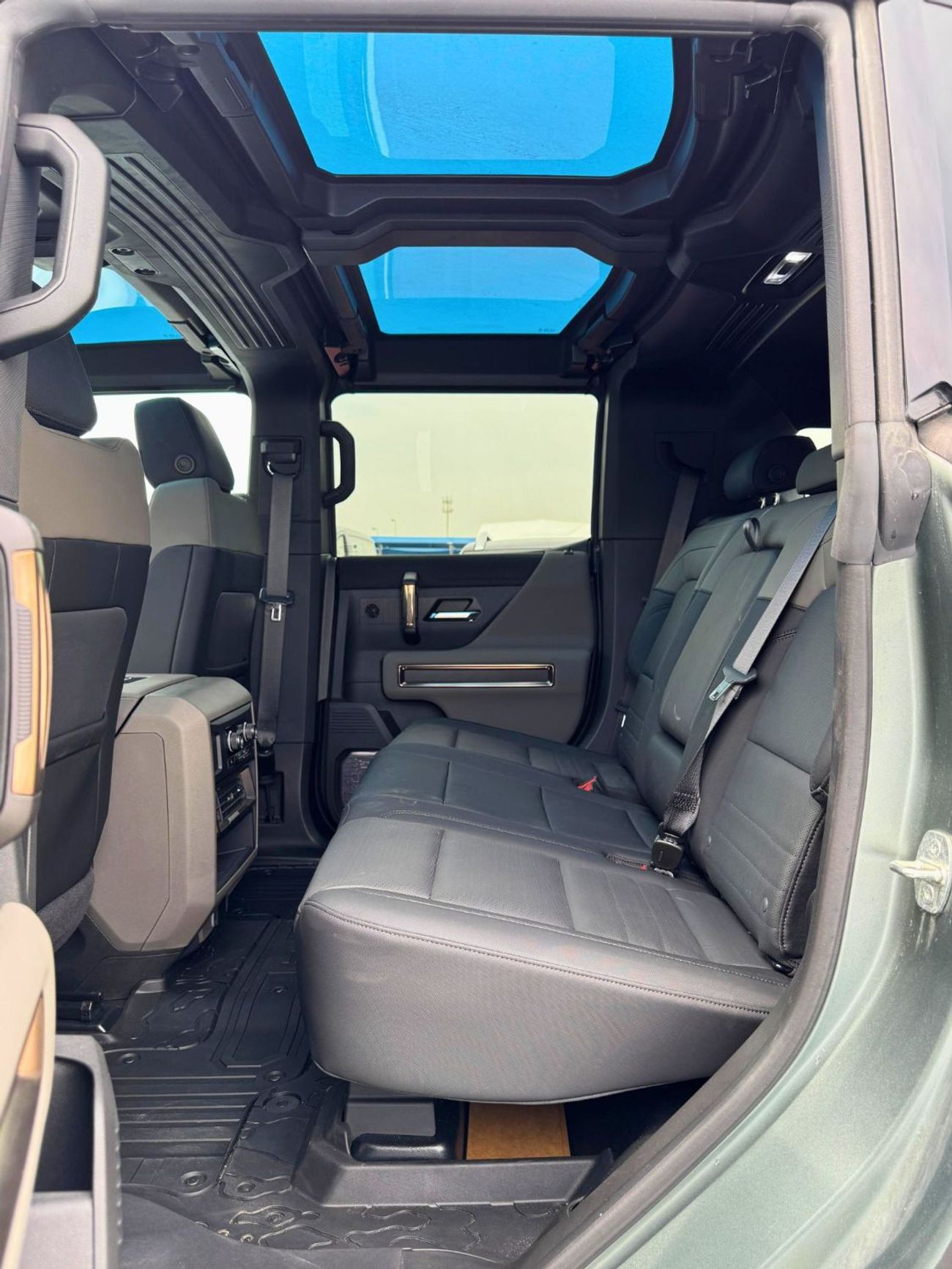 جي أم سي همر EV FIRST EDITION  1.5L DUAL TONE / ELECTRIC / 360* CAMERA / PANORAMIC ROOF (CODE # 69055)