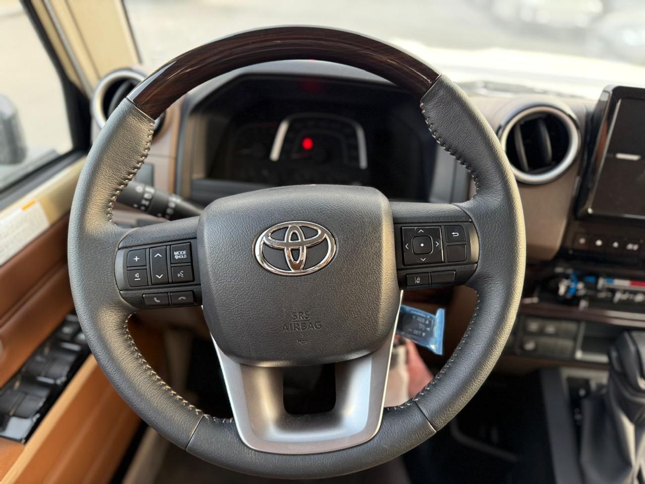 Toyota Land Cruiser Pick Up LC79 PICKUP 2.8L DIESEL D/C , FULL OPTION , A/T 2025 MODEL