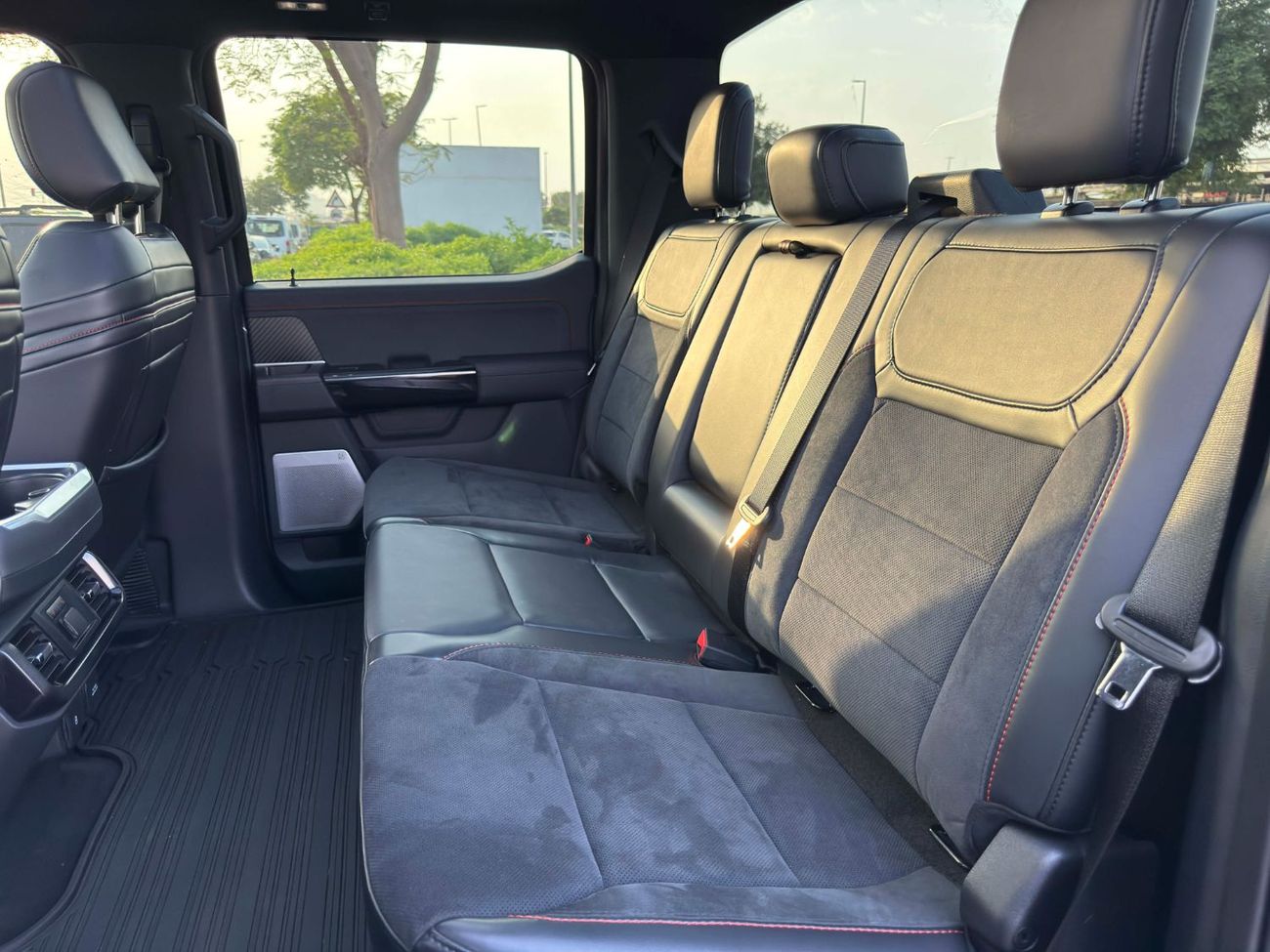 Ford F 150 Raptor GCC SPEC NEAT AND CLEAN