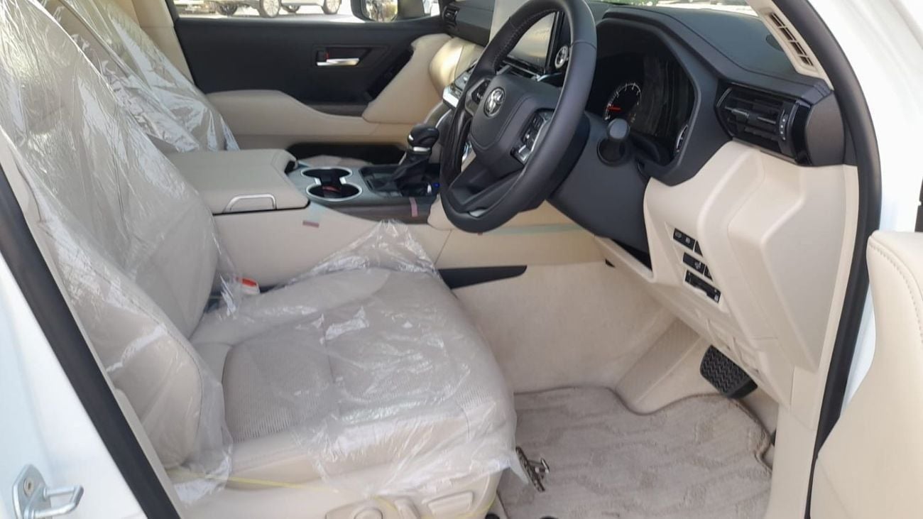 تويوتا لاند كروزر ZX FULL OPTIONS PETROL 7 SEATER TOP RANGE COMPLETE