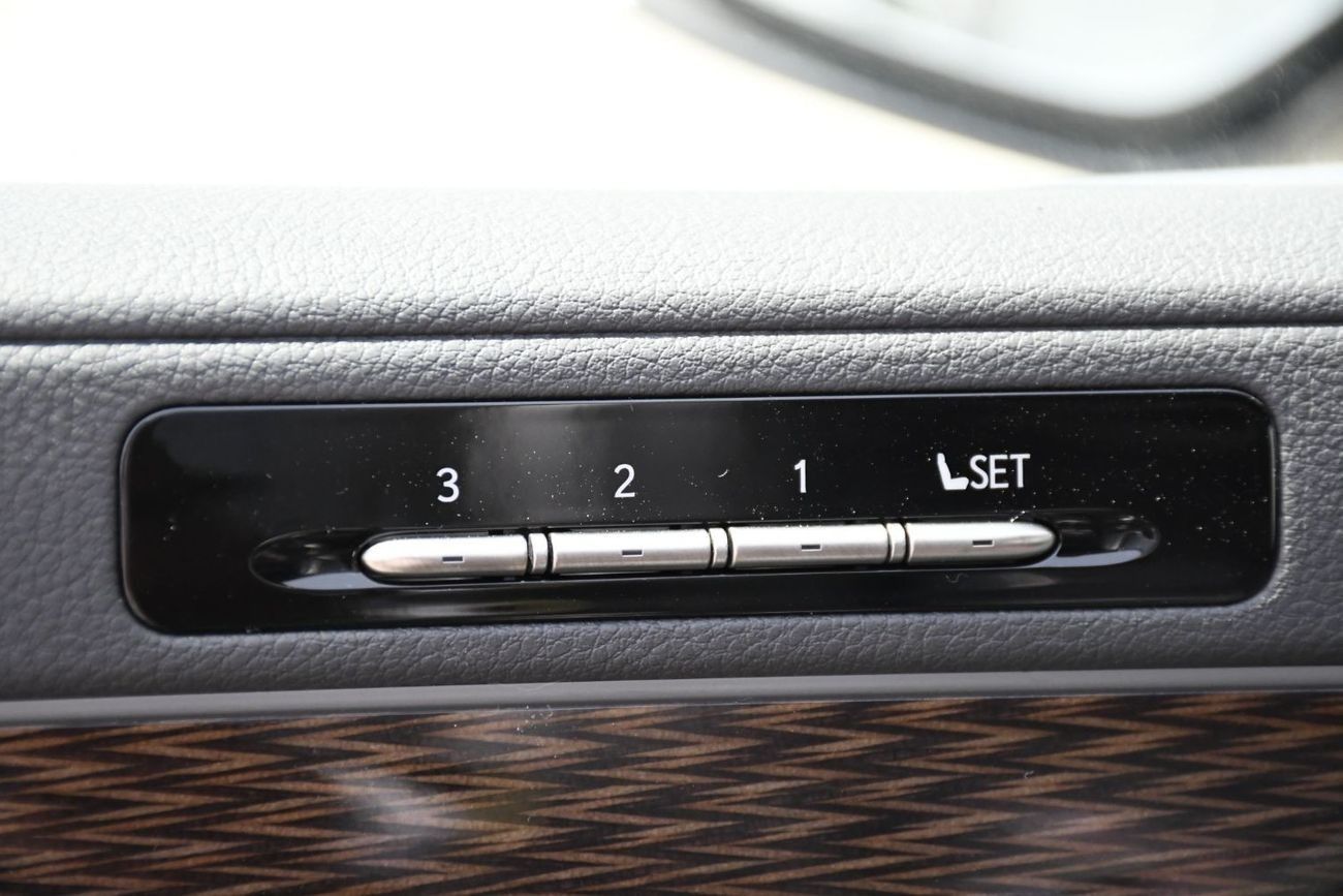 Lexus LX 600 TURBO SPORT 24/24 WITH MARK LEVINSON ( Ready Car )