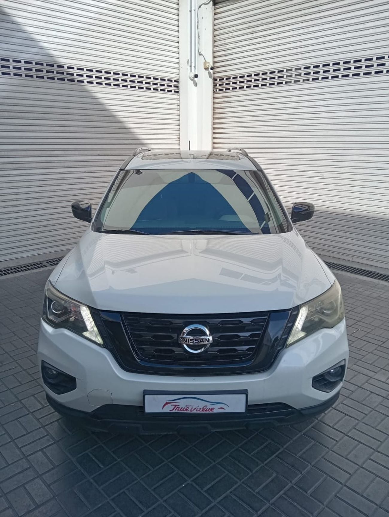Nissan Pathfinder Midnight Edition 3.5L