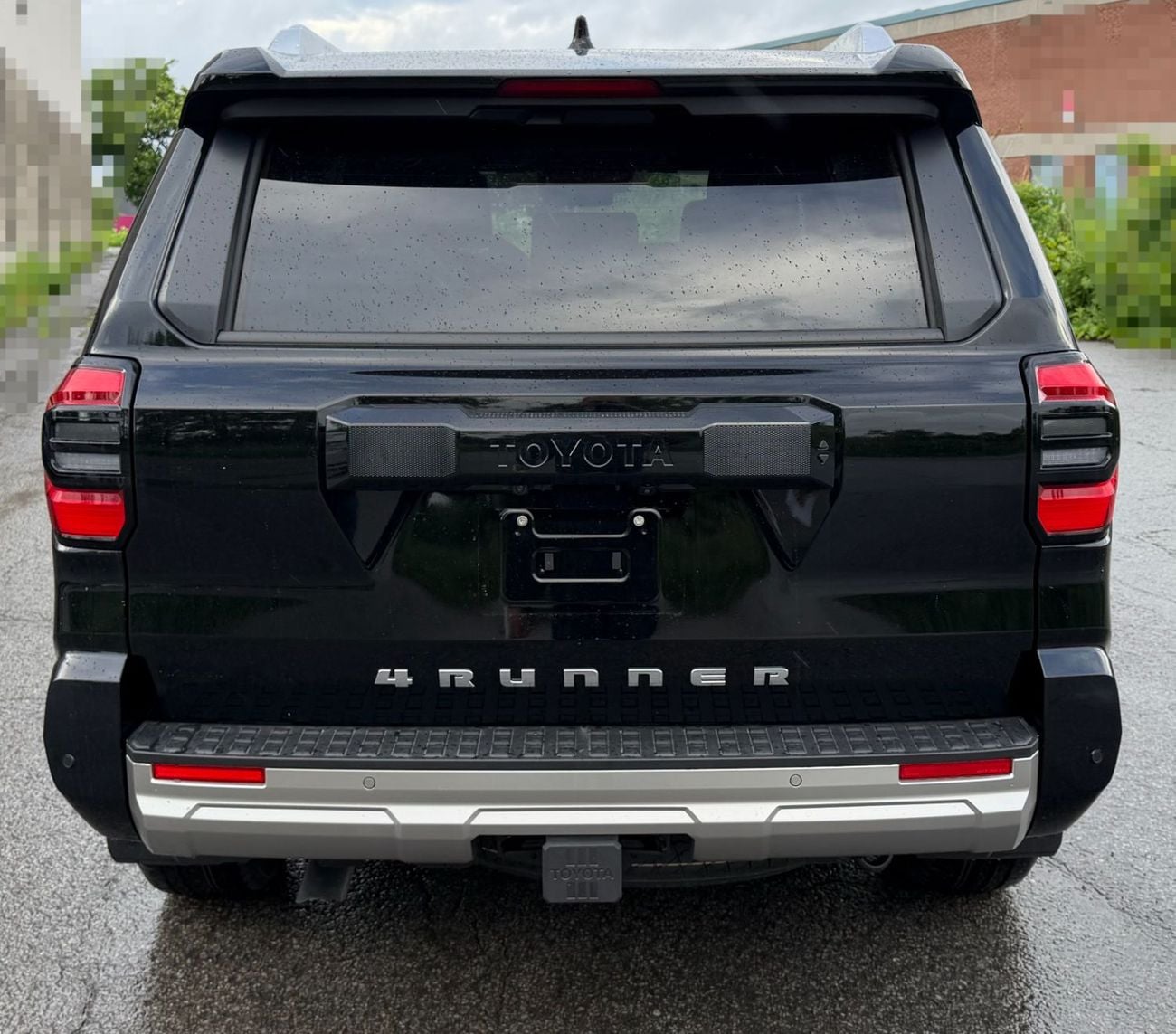 تويوتا فور رنر LIMITED 7-Seater 2.4L