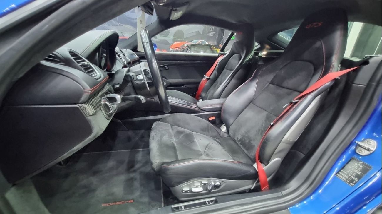 بورش كايمان 718 GTS 2.5L PORSCHE 718 CAYMAN GTS 2018 GCC FULL SERVICE HISTORY FROM PORSCHE FOR 275K AED