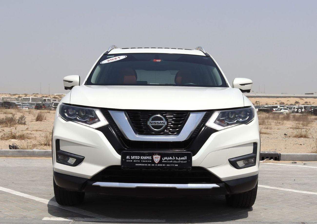 Nissan XTrail SL 2.5L (169 HP) Nissan X-Trail, a GCC car in excellent condition, accident-free, model 2021 with a