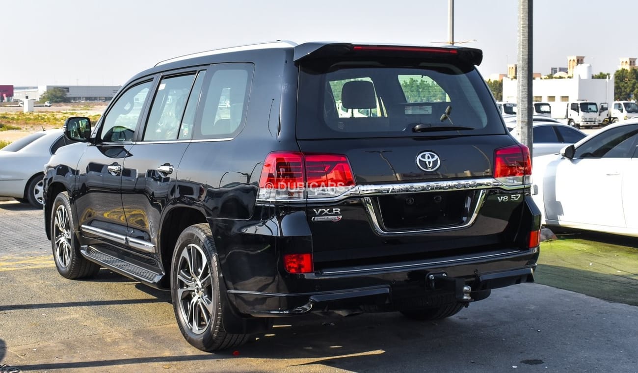 تويوتا لاند كروزر VXR 5.7 V8  Grand Touring