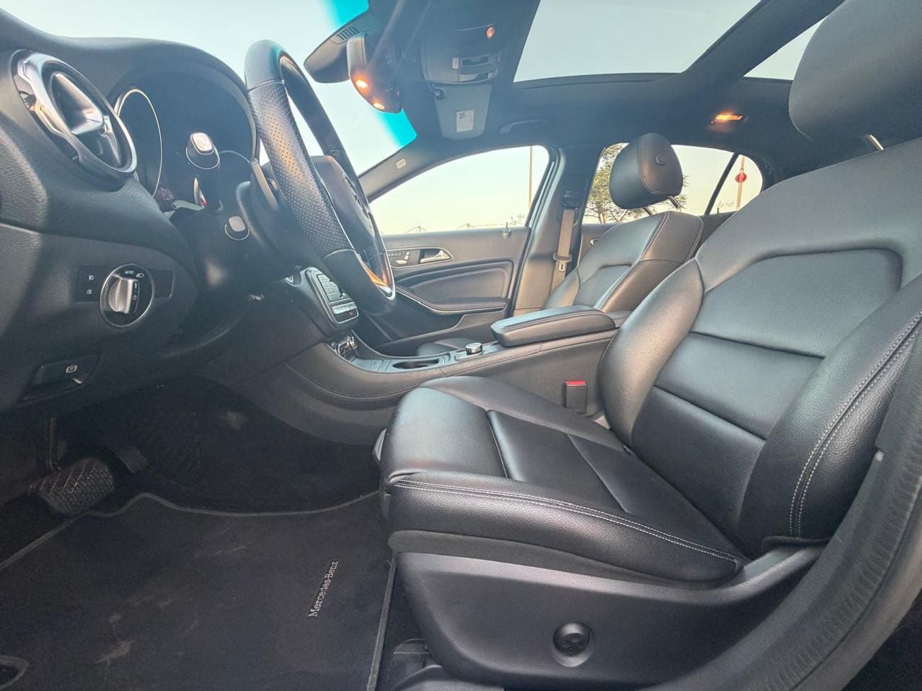 مرسيدس بنز GLA 250 2020 Mercedes-Benz GLA 250 4MATIC | TOP OPTIONS LIKE NEW WITH ONE YEAR WARRANTY