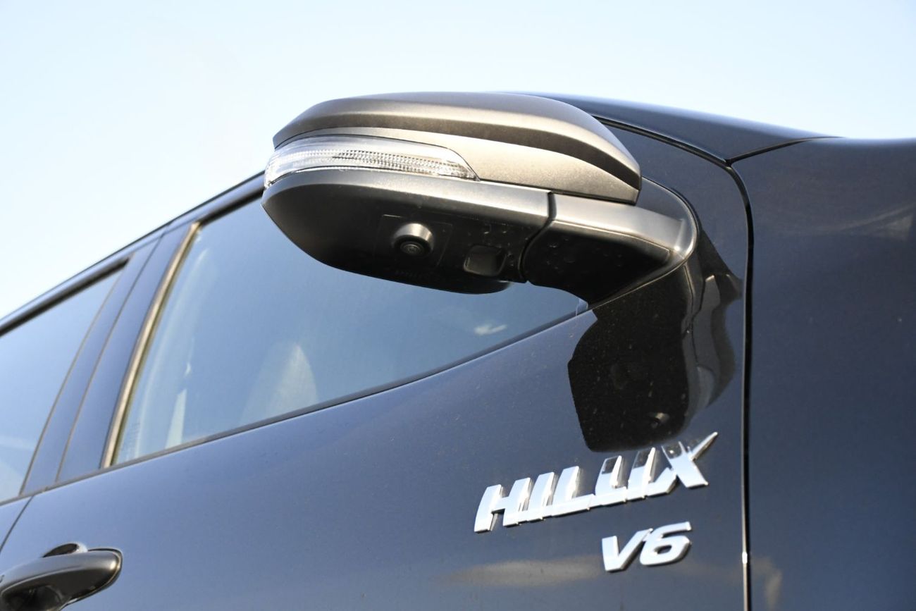 تويوتا هيلوكس Adventure 4.0L V6 with BSM ! Door Molding