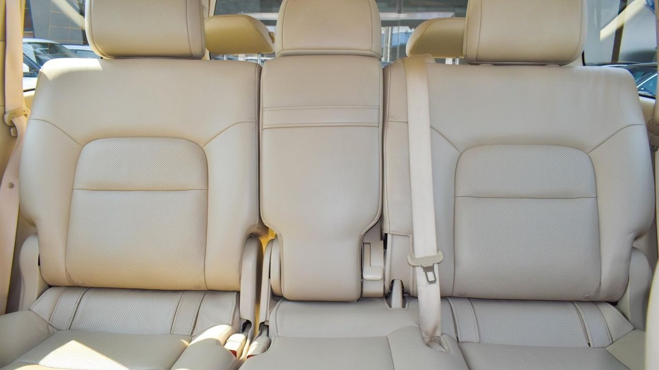 Toyota Land Cruiser GXR Grand Touring V8