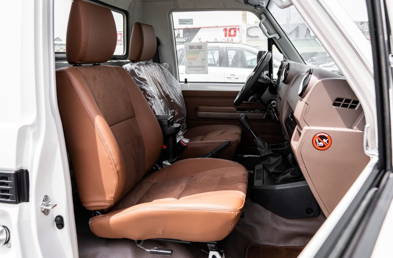 تويوتا لاند كروزر بيك آب 2025 Toyota Land Cruiser LC 79 4.0L MT Petrol (White)