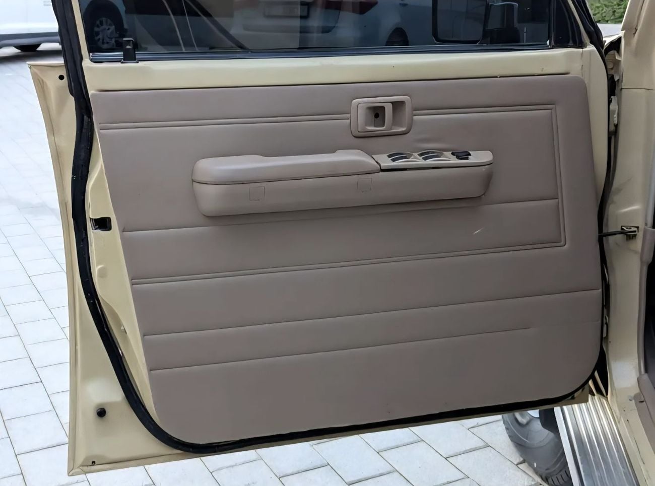 Toyota Land Cruiser Pick Up LHD Standard Double Cabin 4.5L V8 1VD-FTV Diesel Engine 4WD Manual Gear 5 Seats 4 Doors