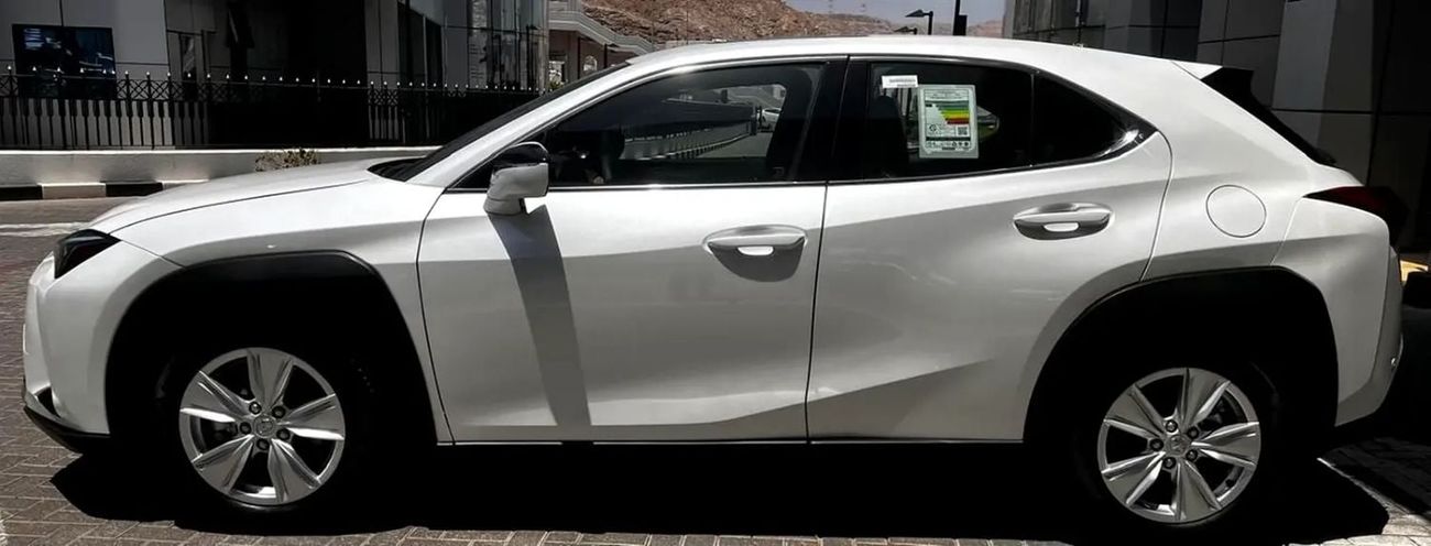 لكزس UX300h Prime Lexus UX 300e 2025 مواصفات خليجية